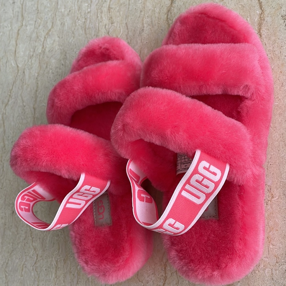 NWT UGG Slippers. - Picture 3 of 8